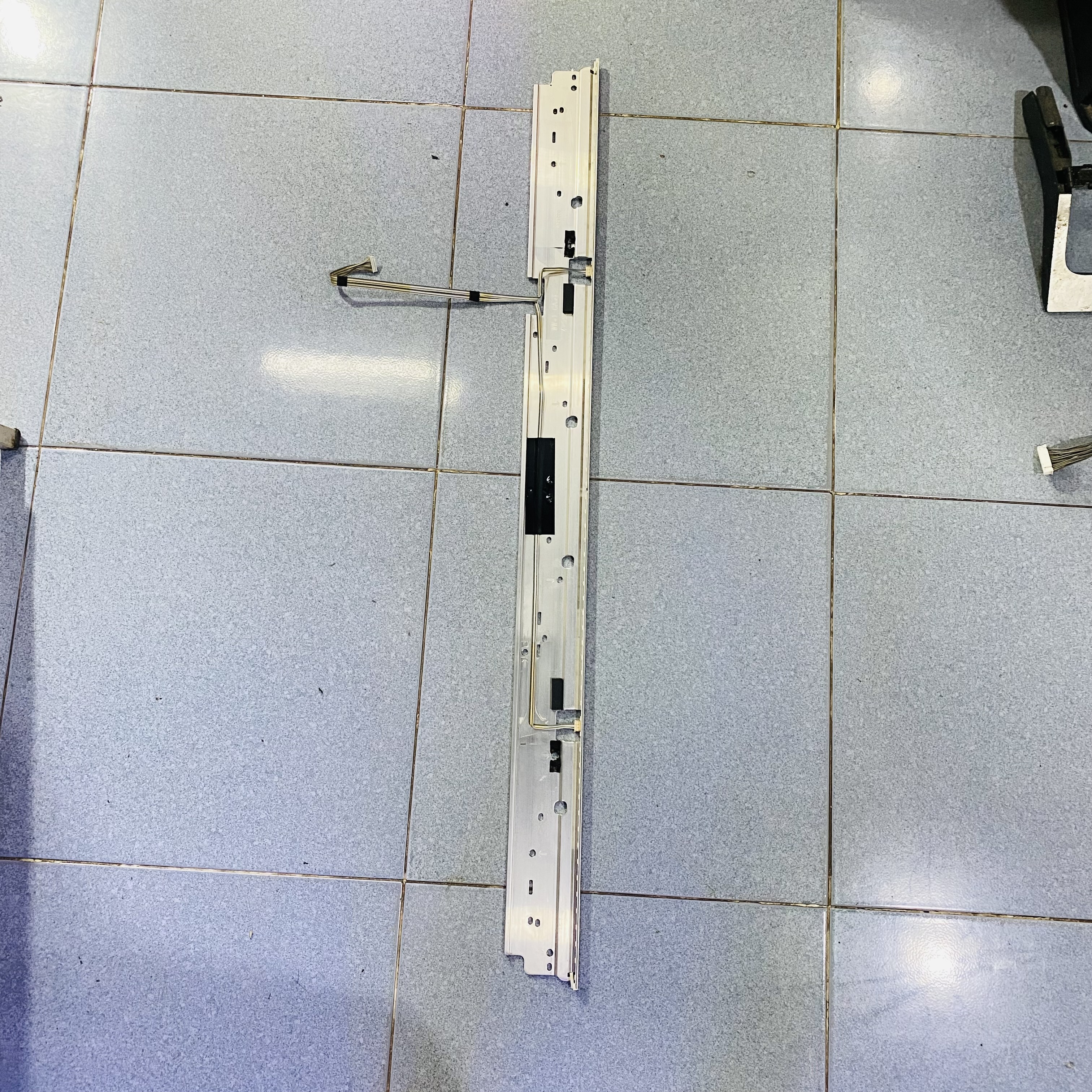 Dải led Tivi Sony KD-43X8000E Full Nhôm Kẹp — ảnh 3